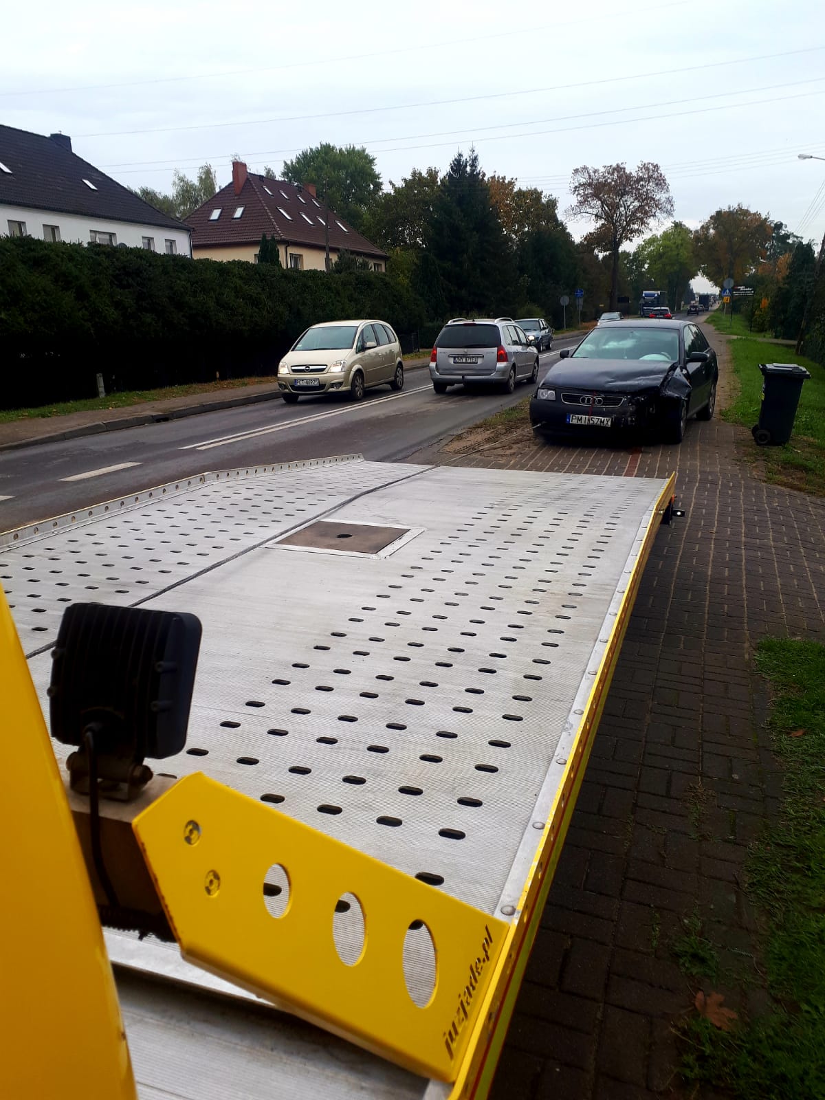 Zdjęcie naszej profesjonalnej lawety w Berlinie, gotowej do szybkiego i bezpiecznego transportu pojazdów.